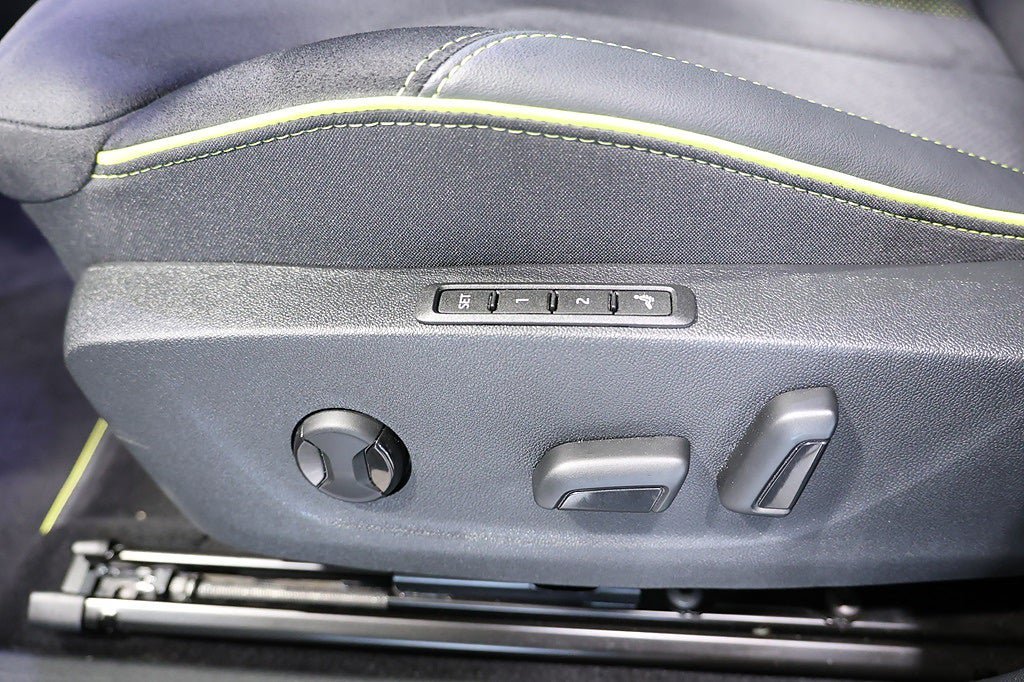 Vehicle Image 17