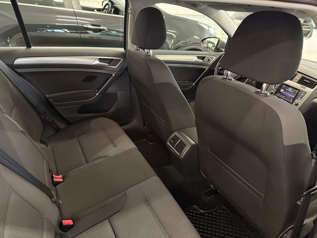 Vehicle Image 16