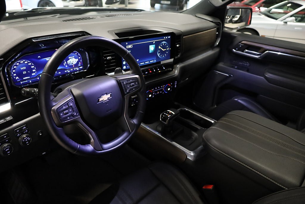Vehicle Image 8