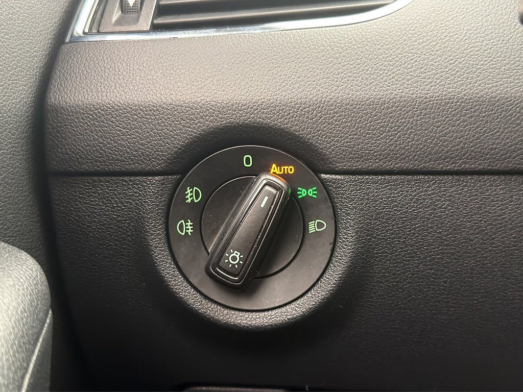 Vehicle Image 26