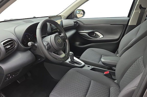 Vehicle Image 12