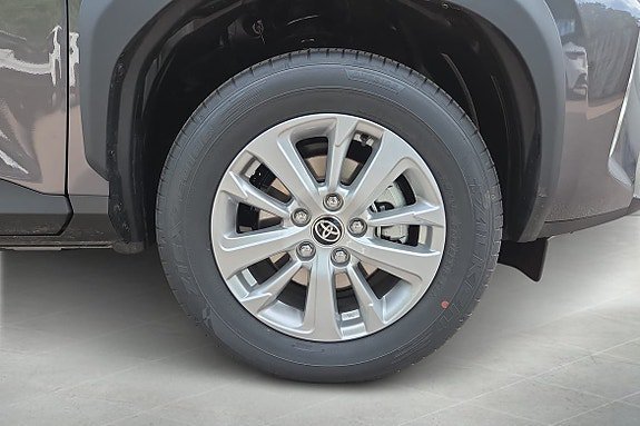 Vehicle Image 16