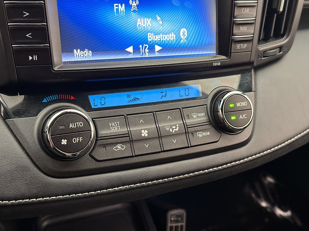 Vehicle Image 22