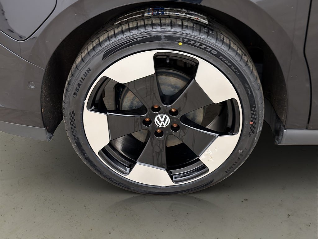 Vehicle Image 36