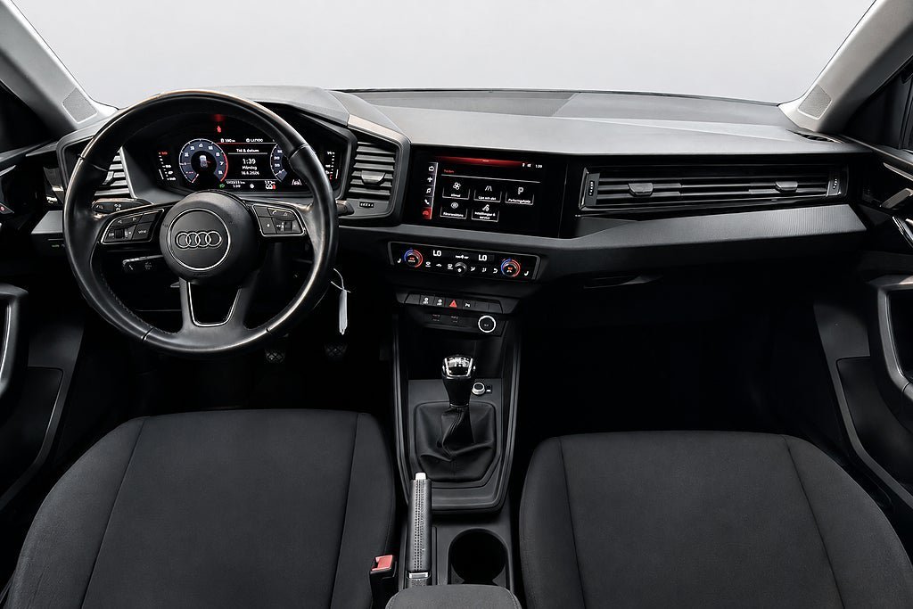 Vehicle Image 12