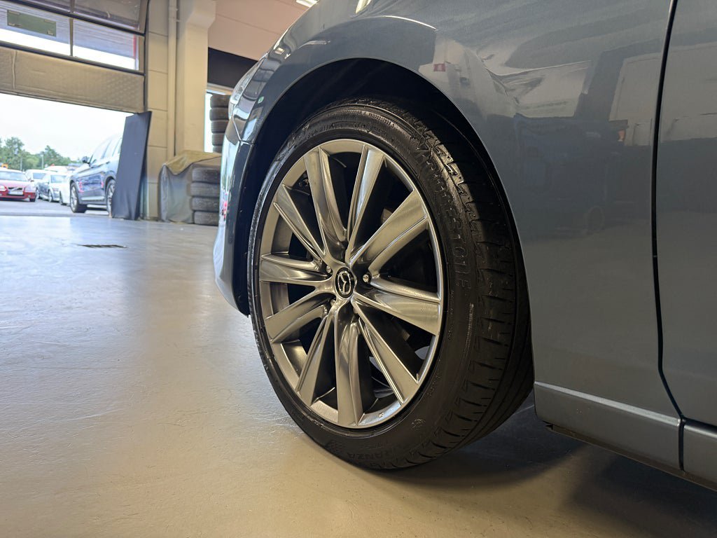 Vehicle Image 12