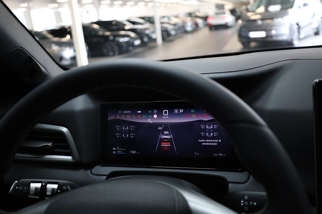 Vehicle Image 24