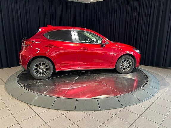 Vehicle Image 9