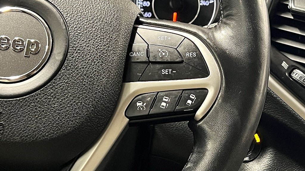 Vehicle Image 24