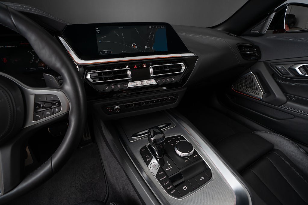 Vehicle Image 9