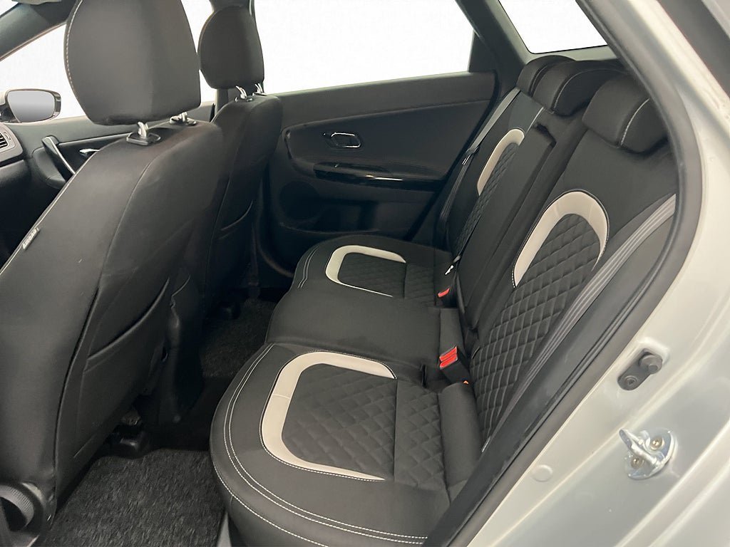 Vehicle Image 23