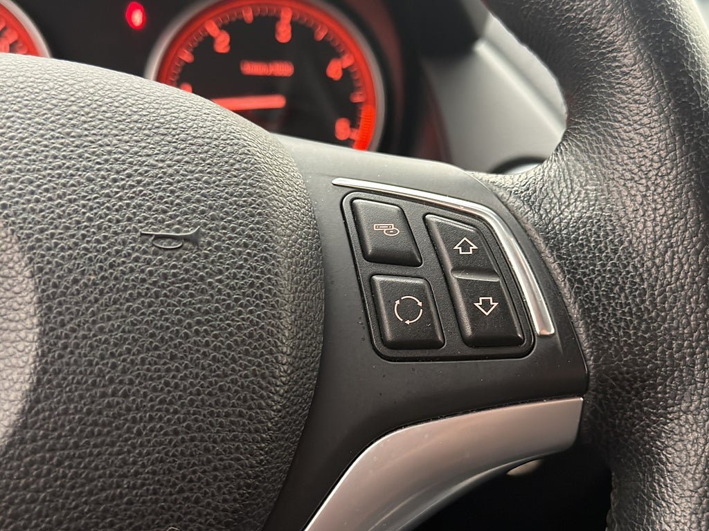 Vehicle Image 23