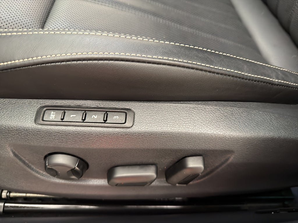Vehicle Image 37