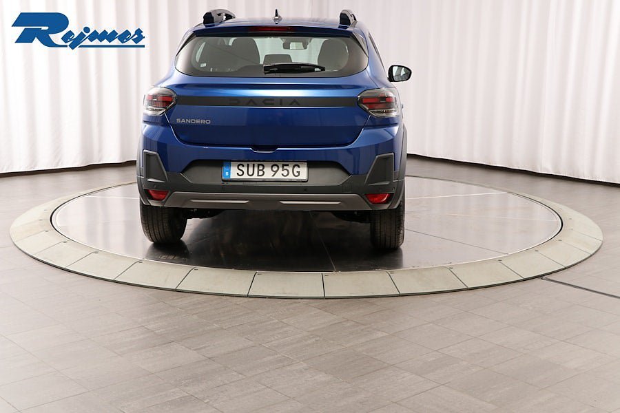 Vehicle Image 21