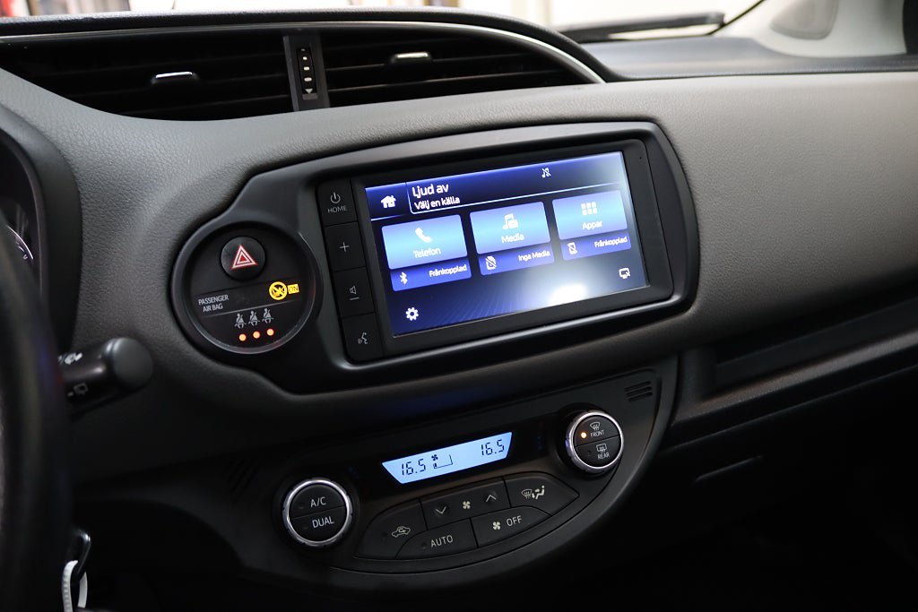 Vehicle Image 16
