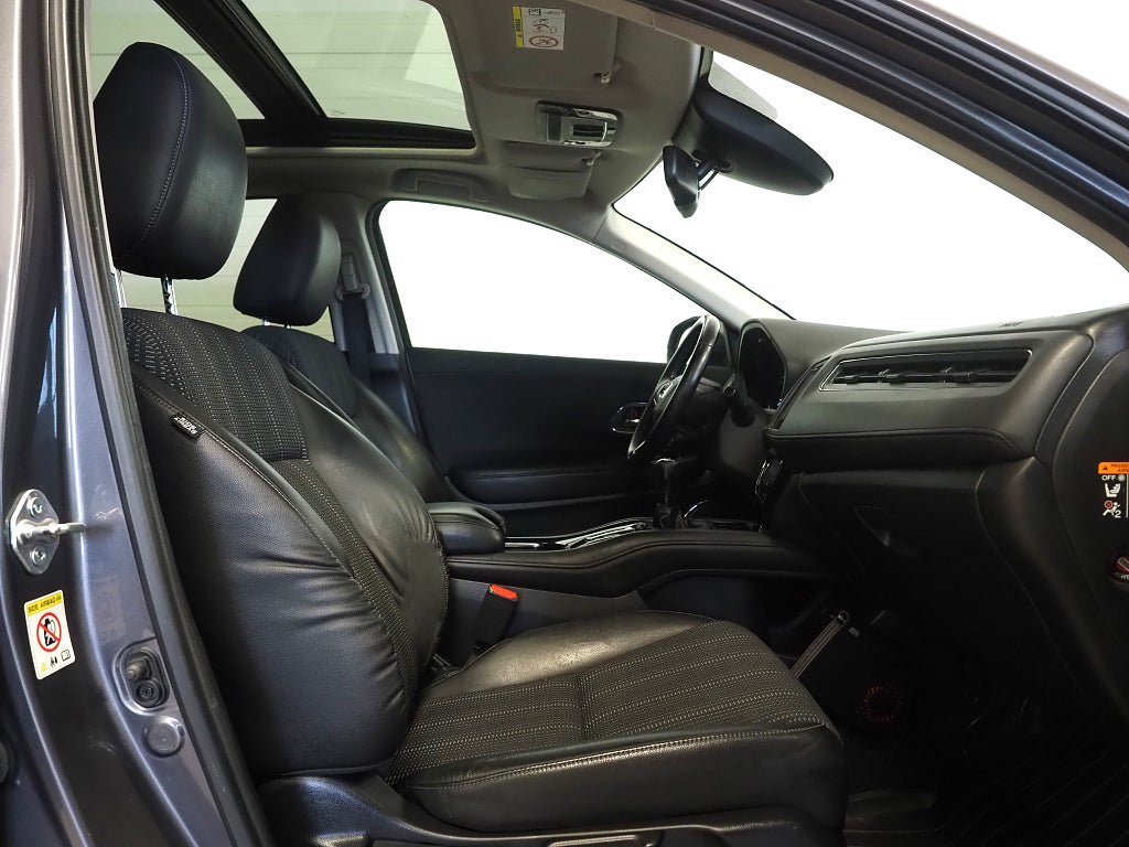 Vehicle Image 9