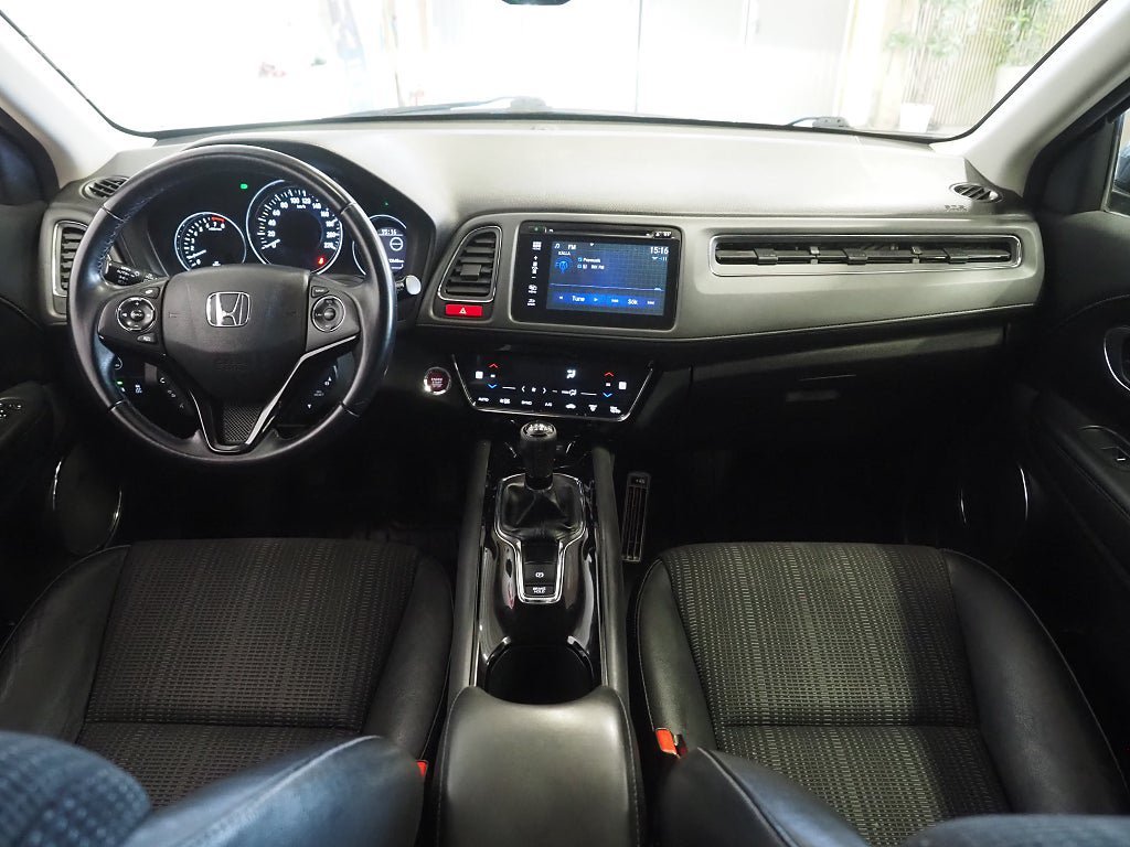 Vehicle Image 14