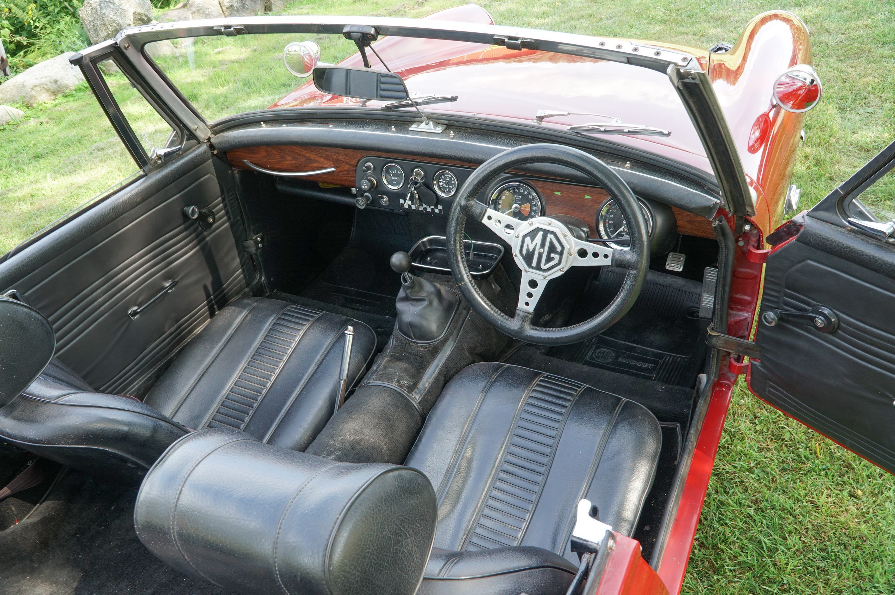 Vehicle Image 8