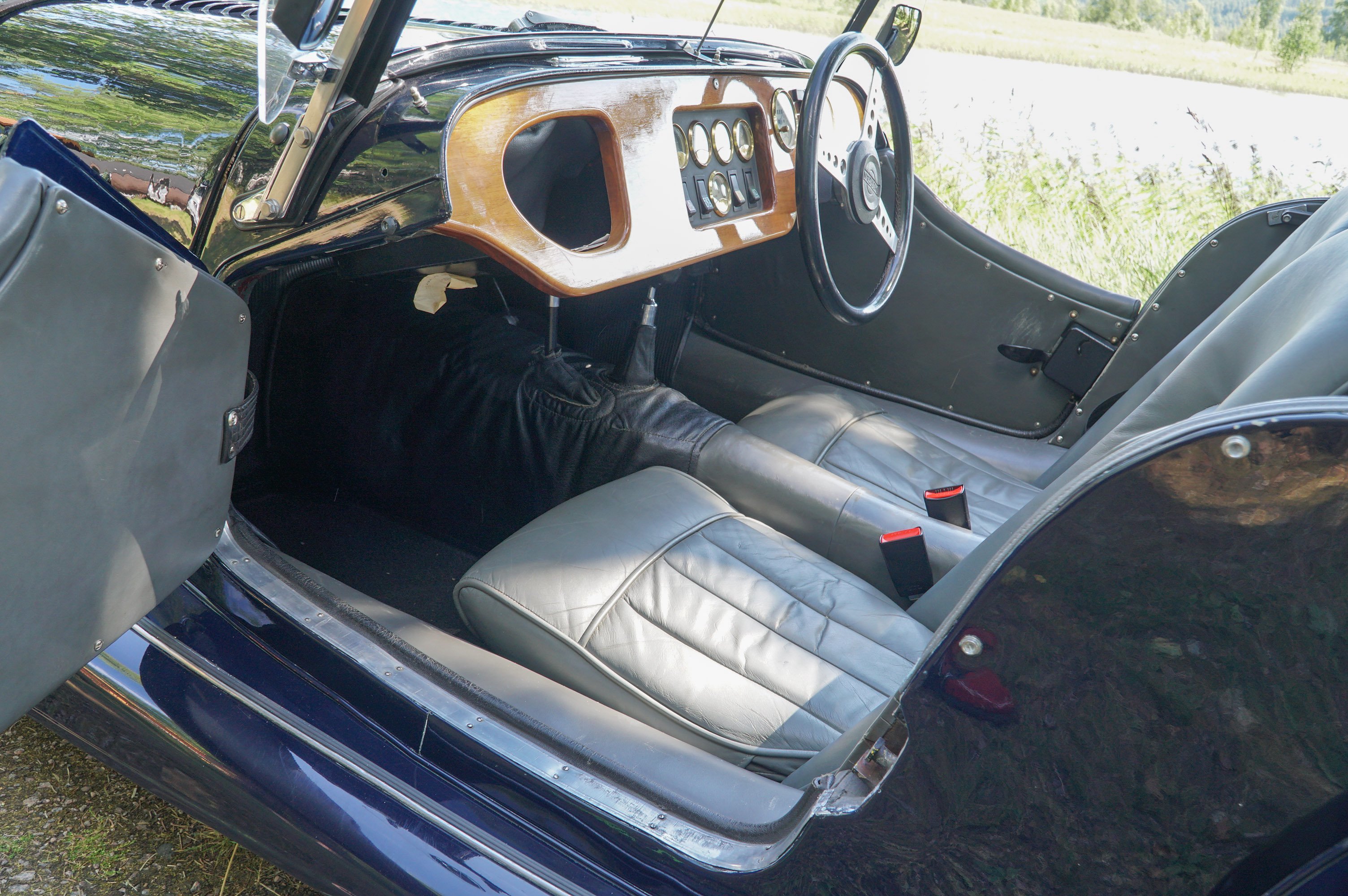Vehicle Image 38