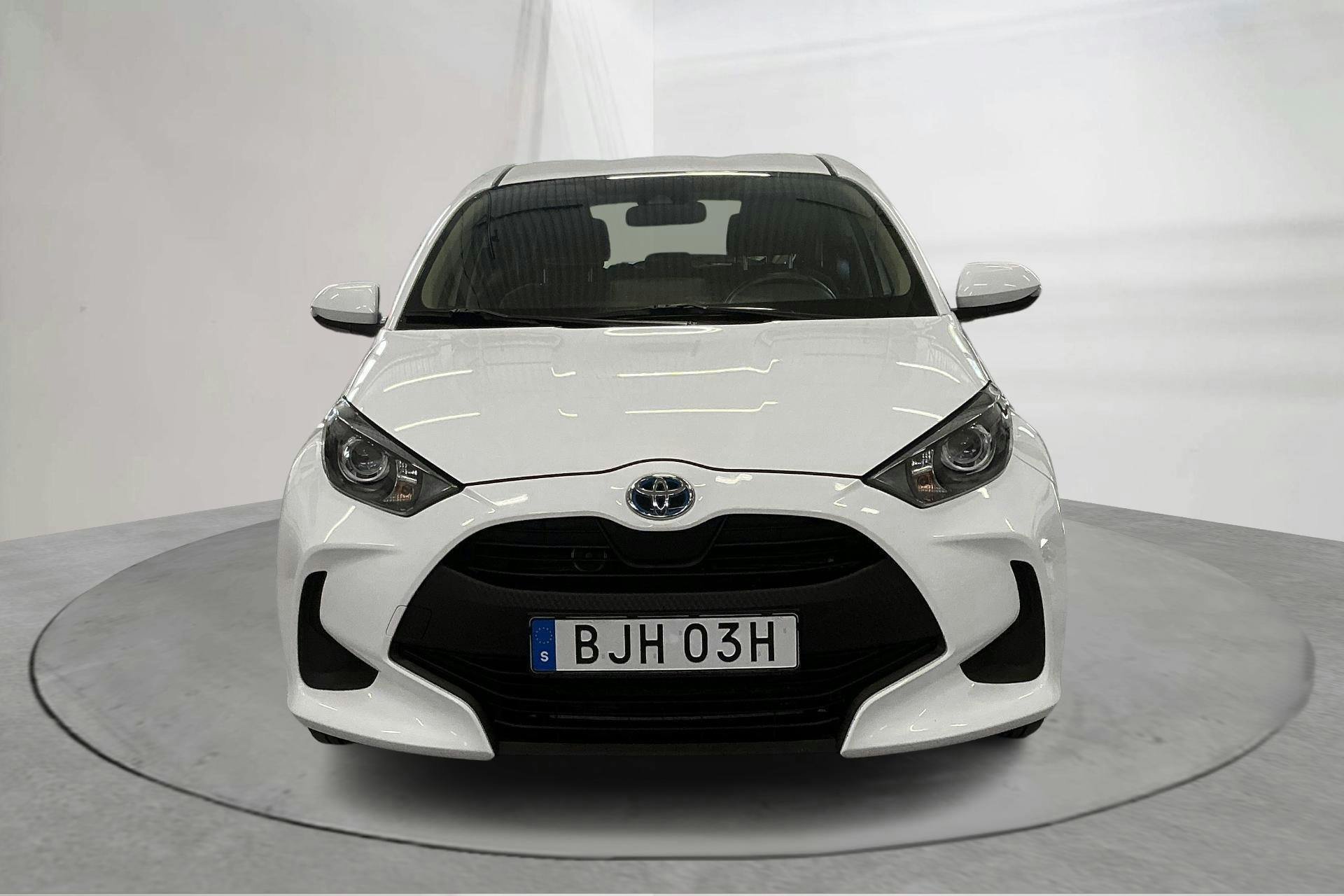 Vehicle Image 4