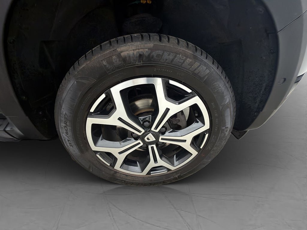 Vehicle Image 32