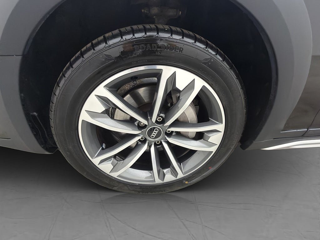 Vehicle Image 36