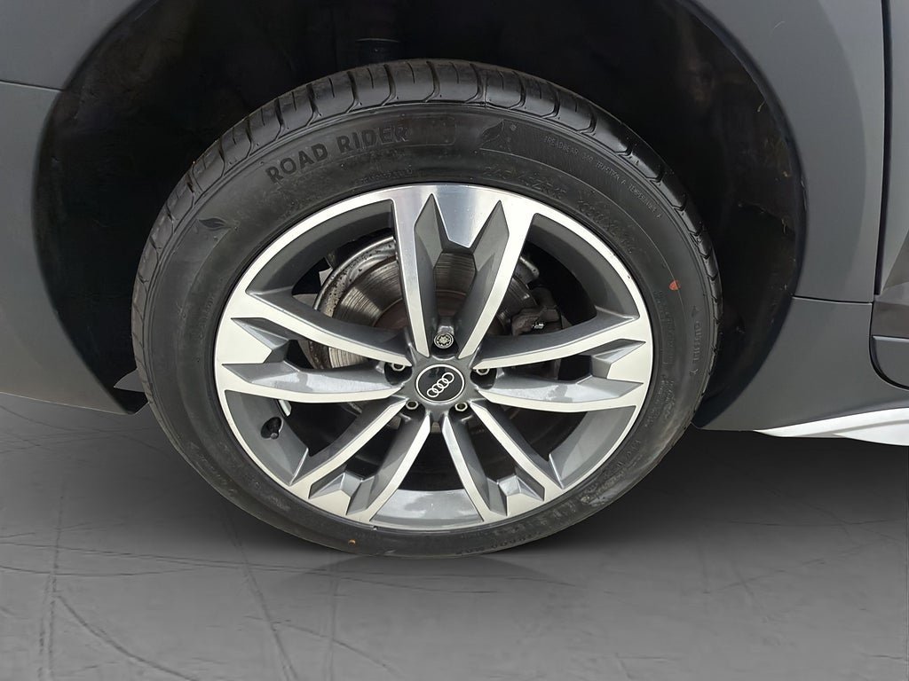 Vehicle Image 38