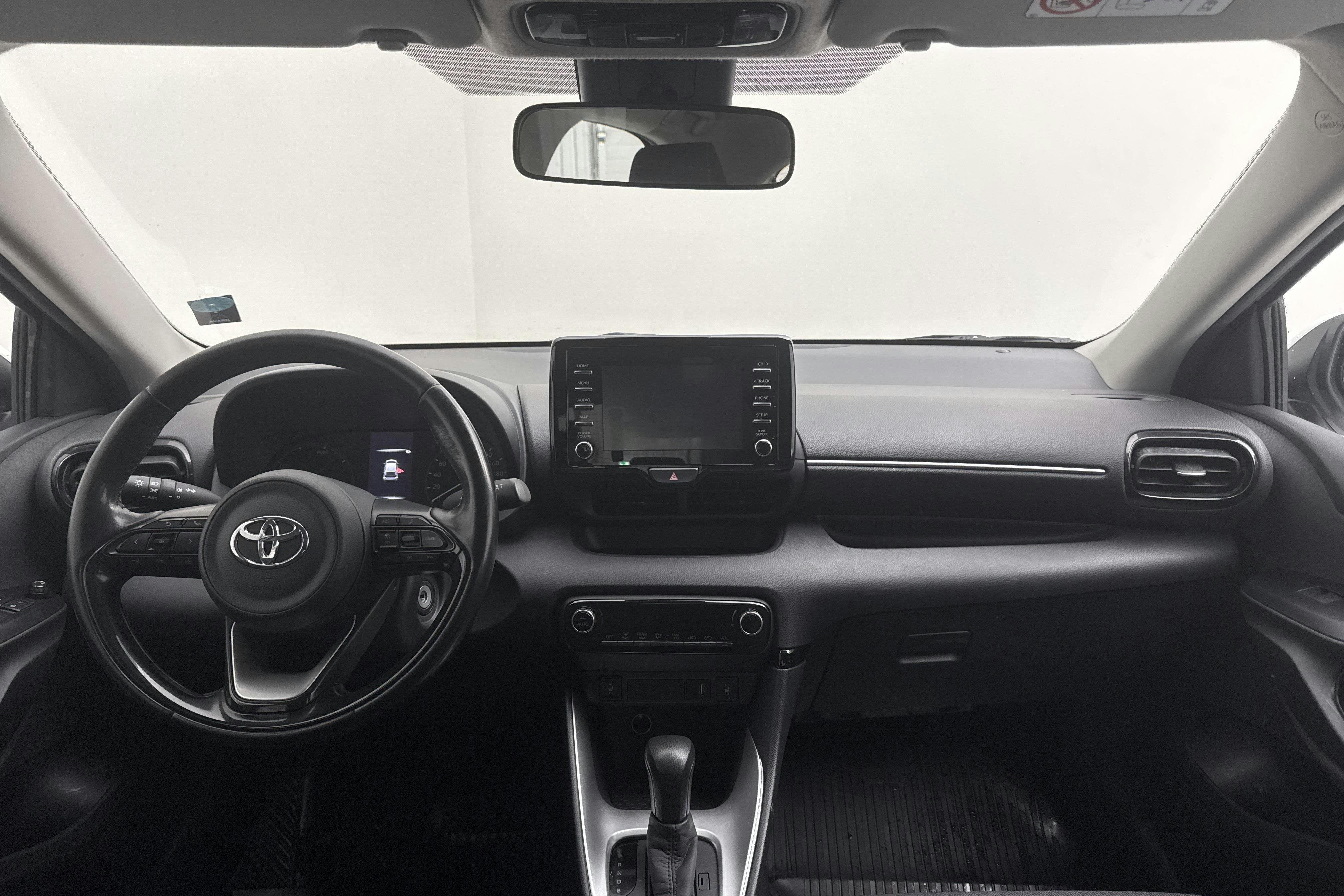 Vehicle Image 6