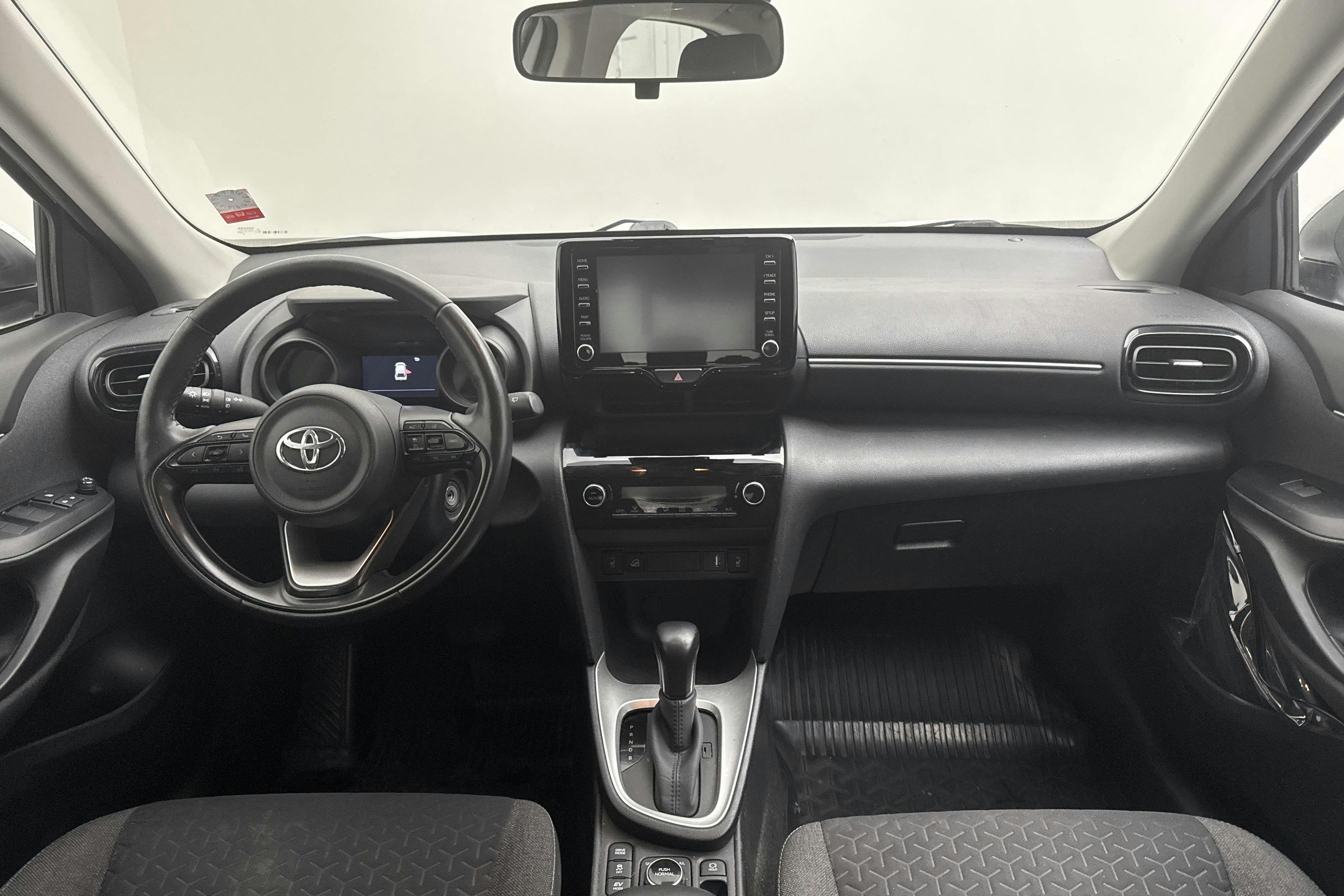 Vehicle Image 6