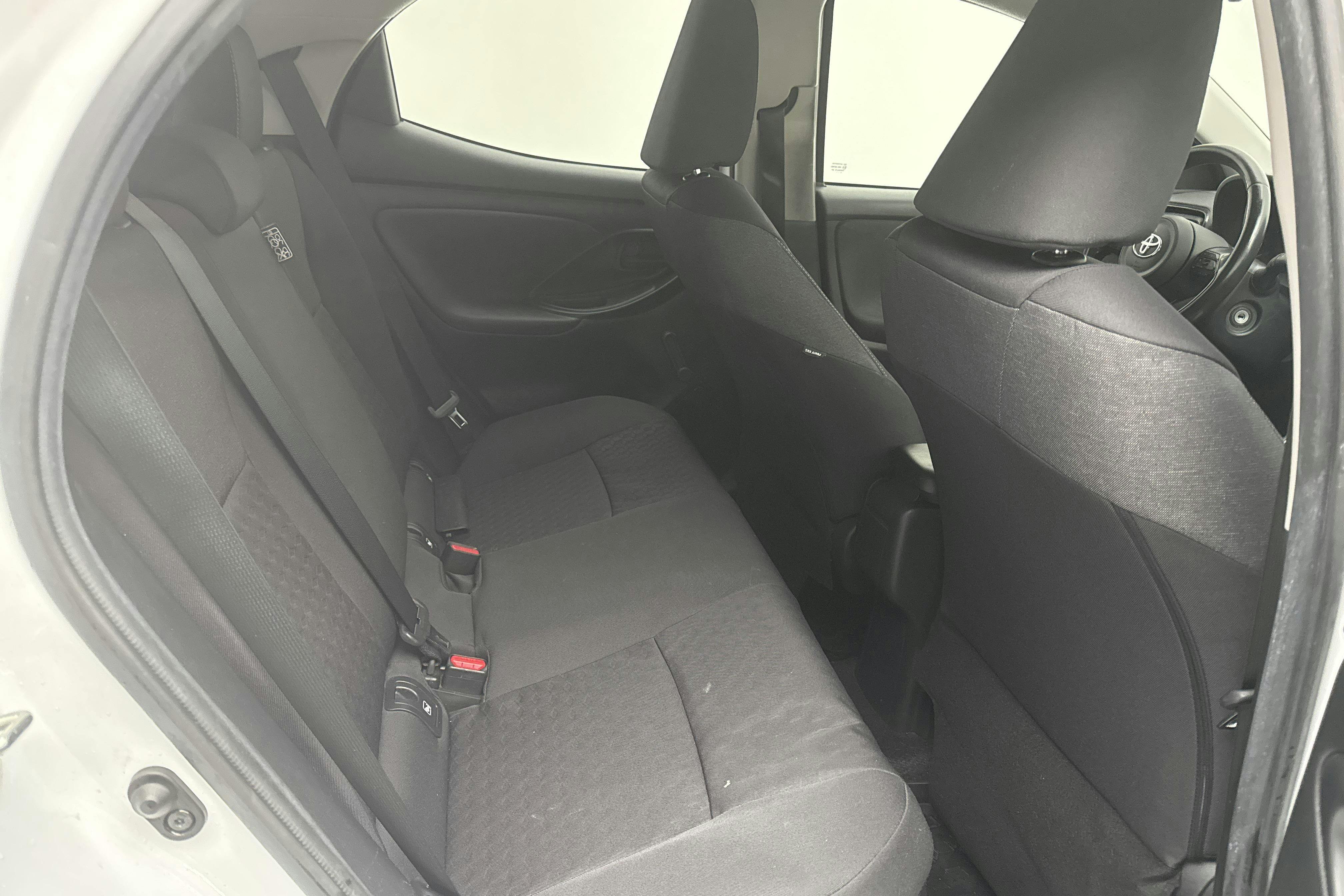 Vehicle Image 7