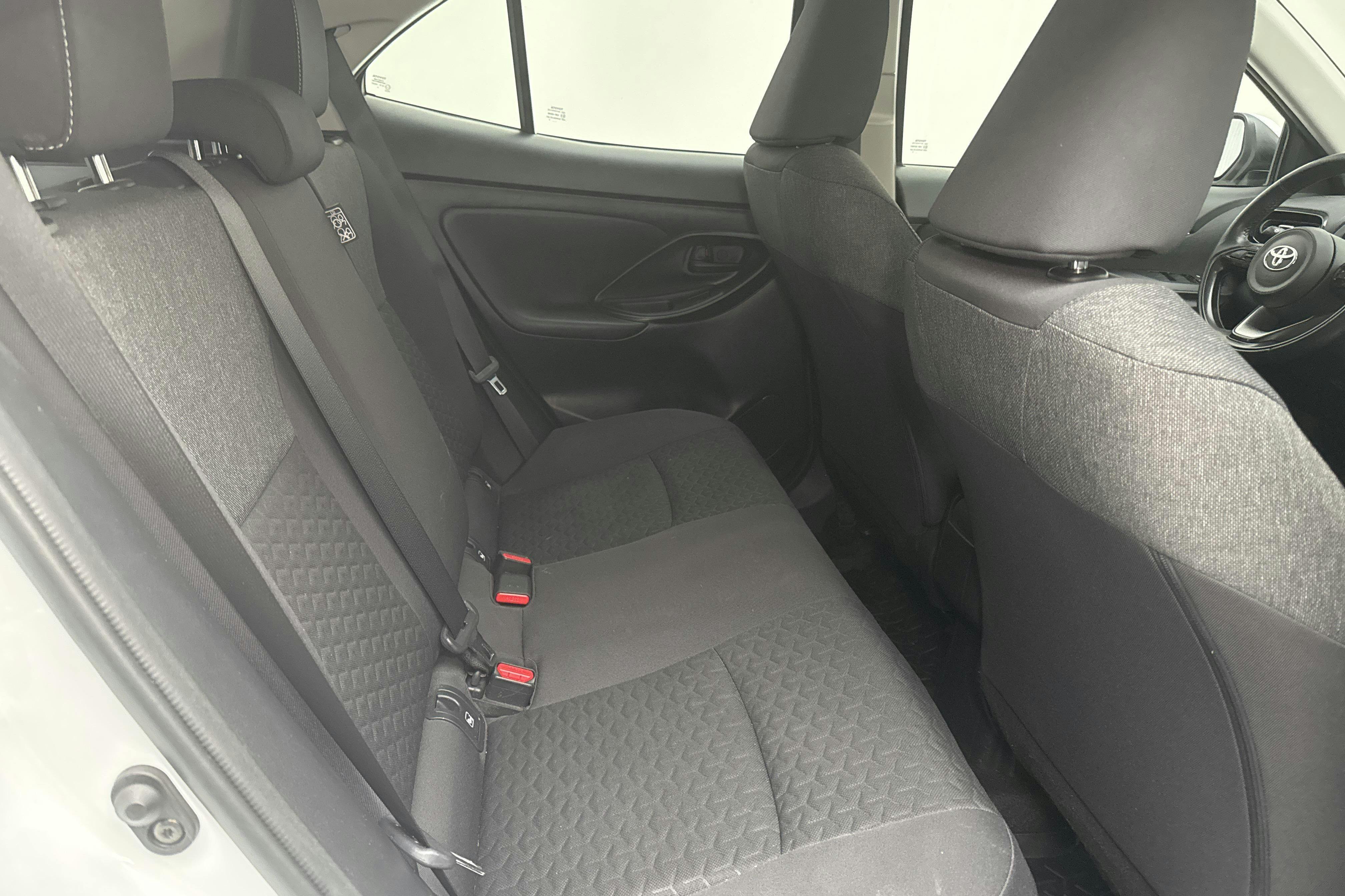 Vehicle Image 7