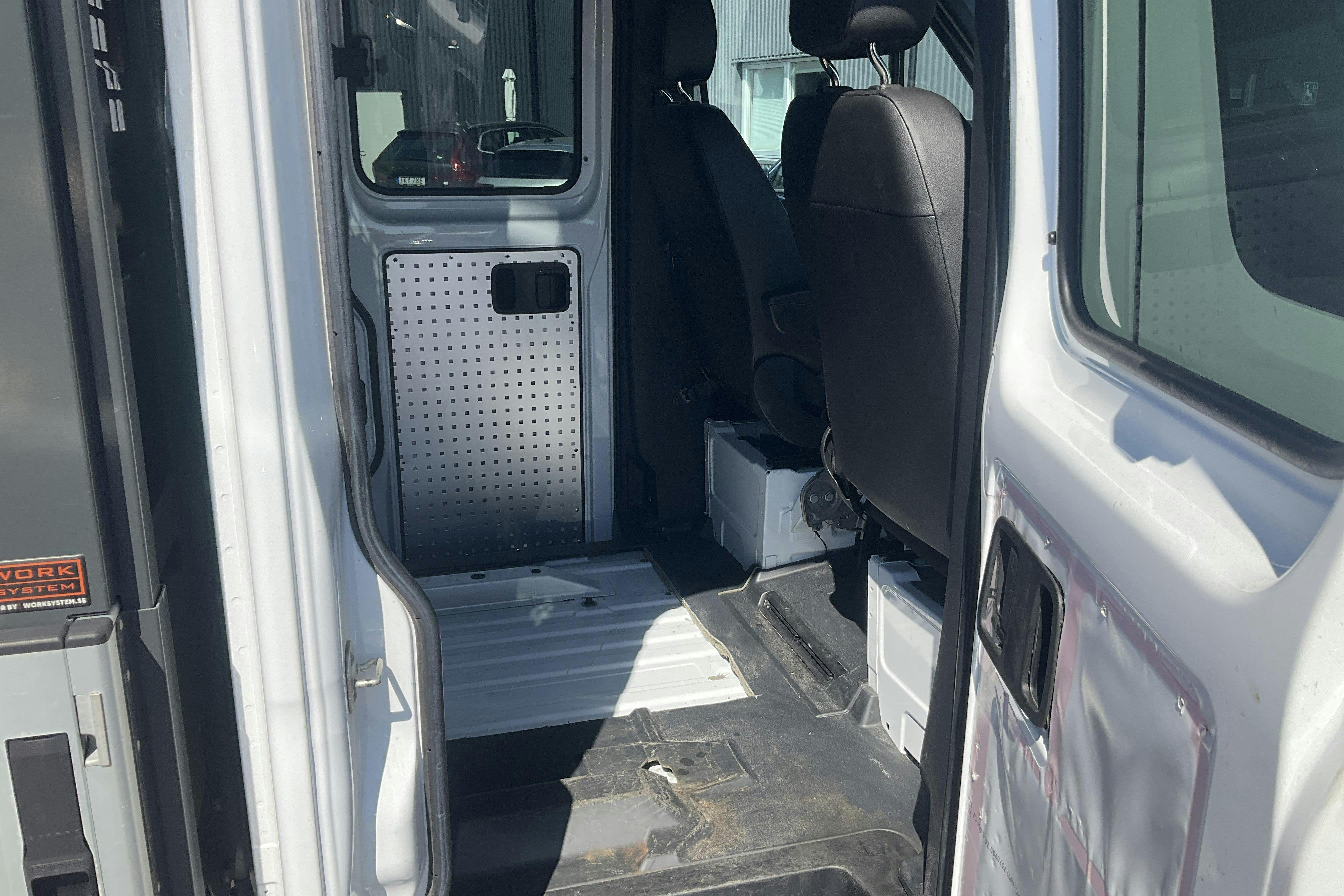 Vehicle Image 8