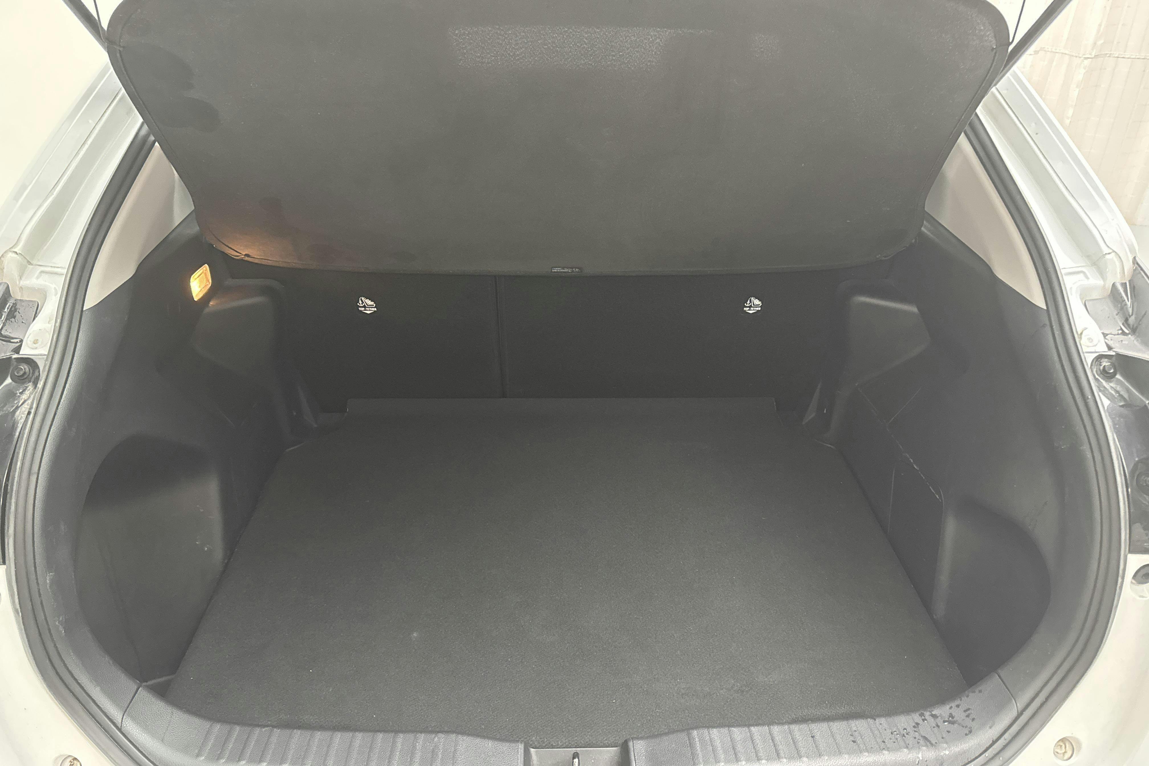 Vehicle Image 8