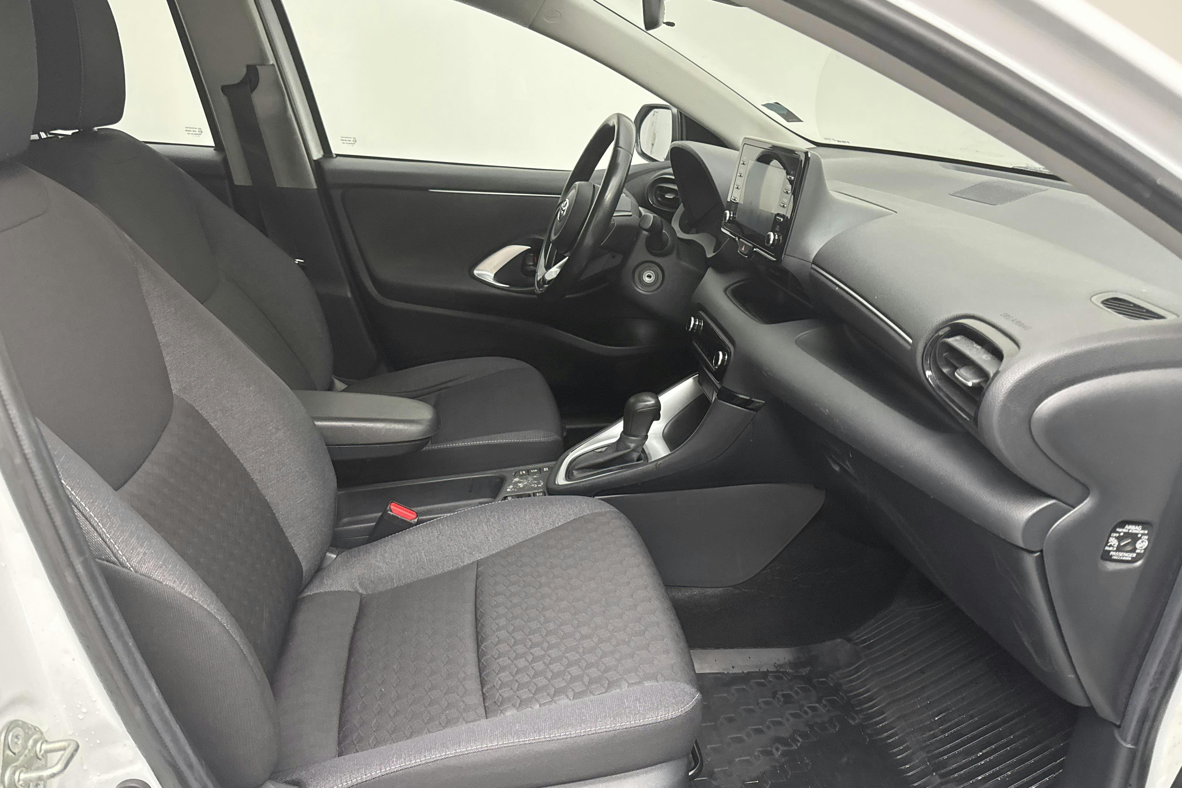 Vehicle Image 9