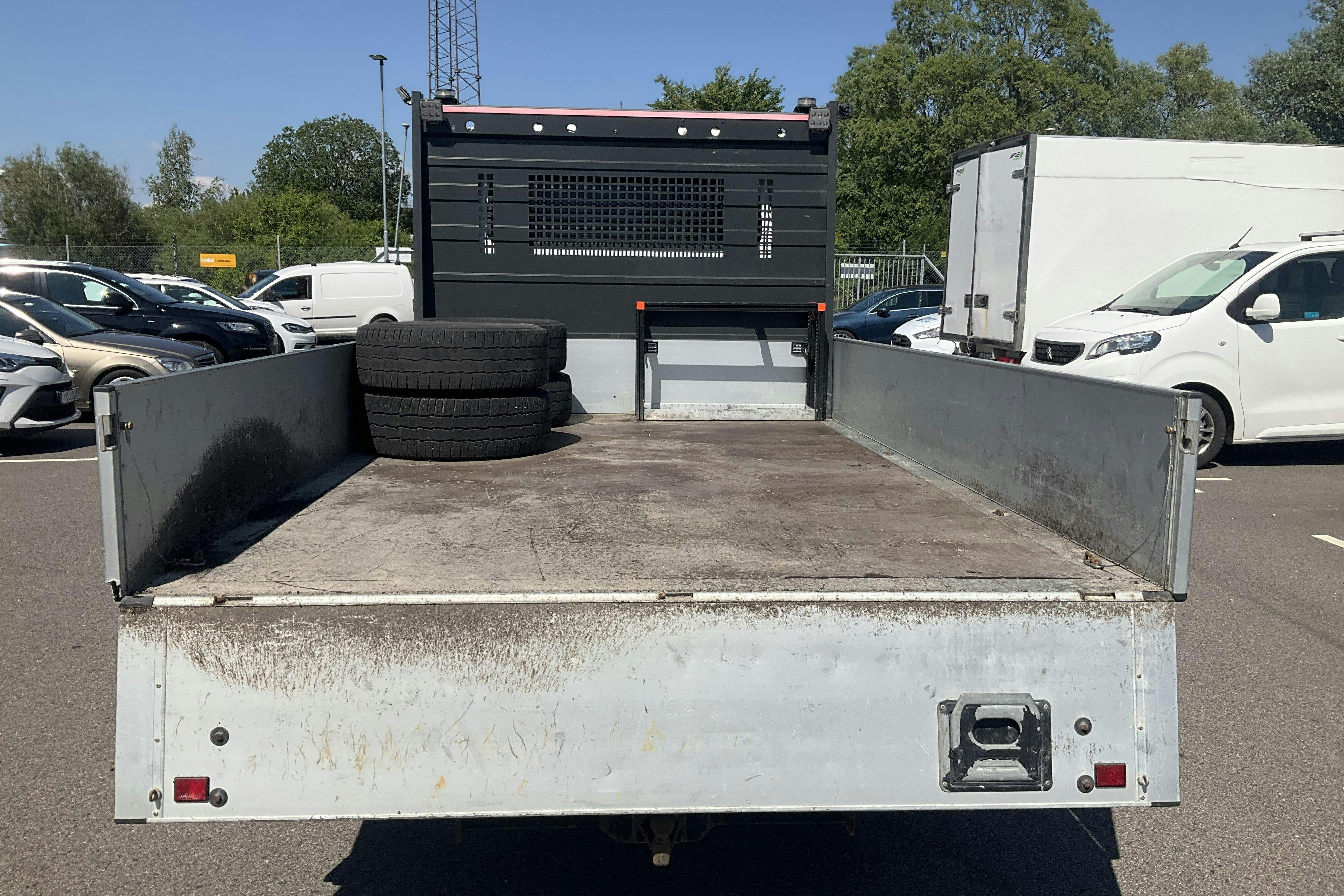 Vehicle Image 9