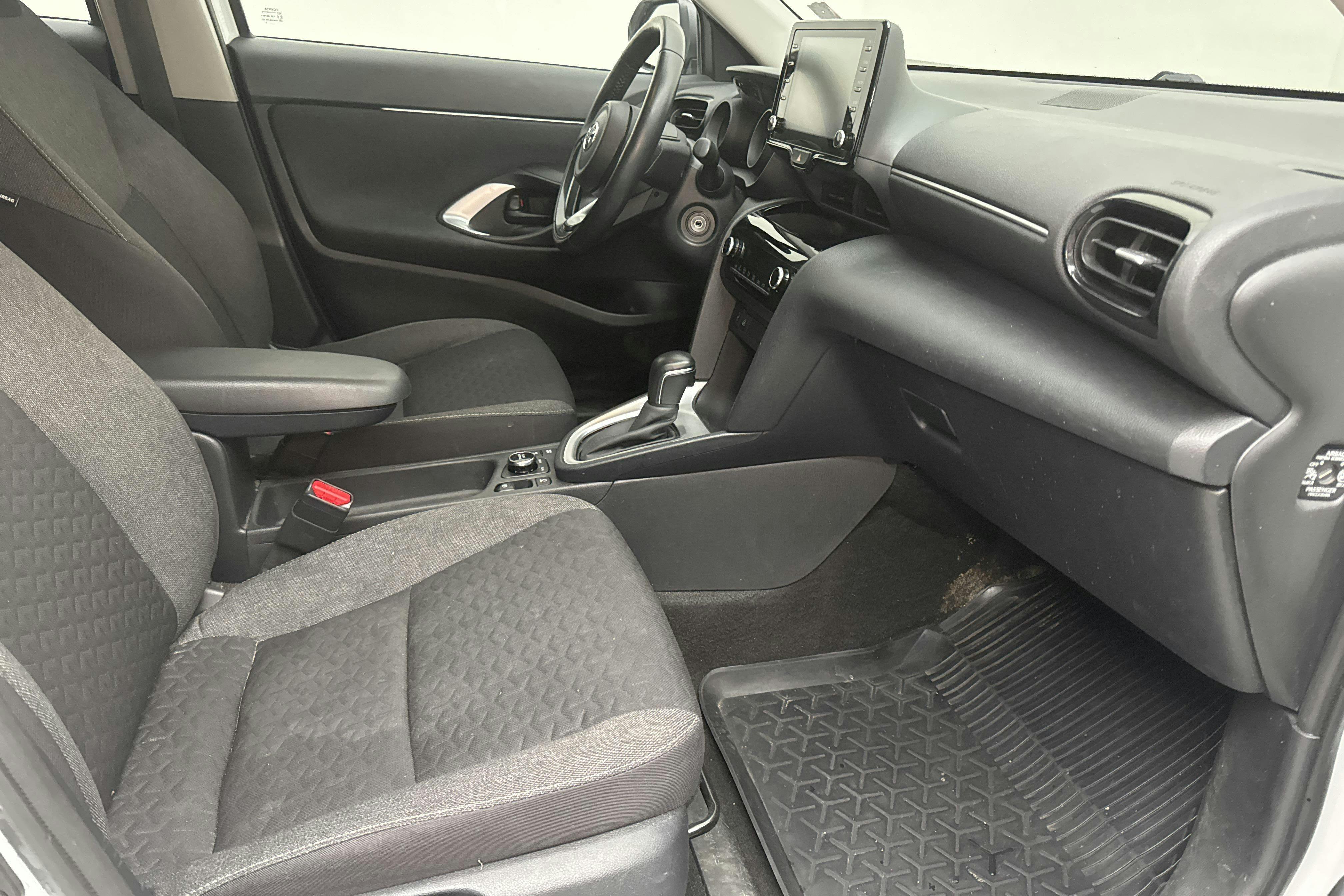 Vehicle Image 9