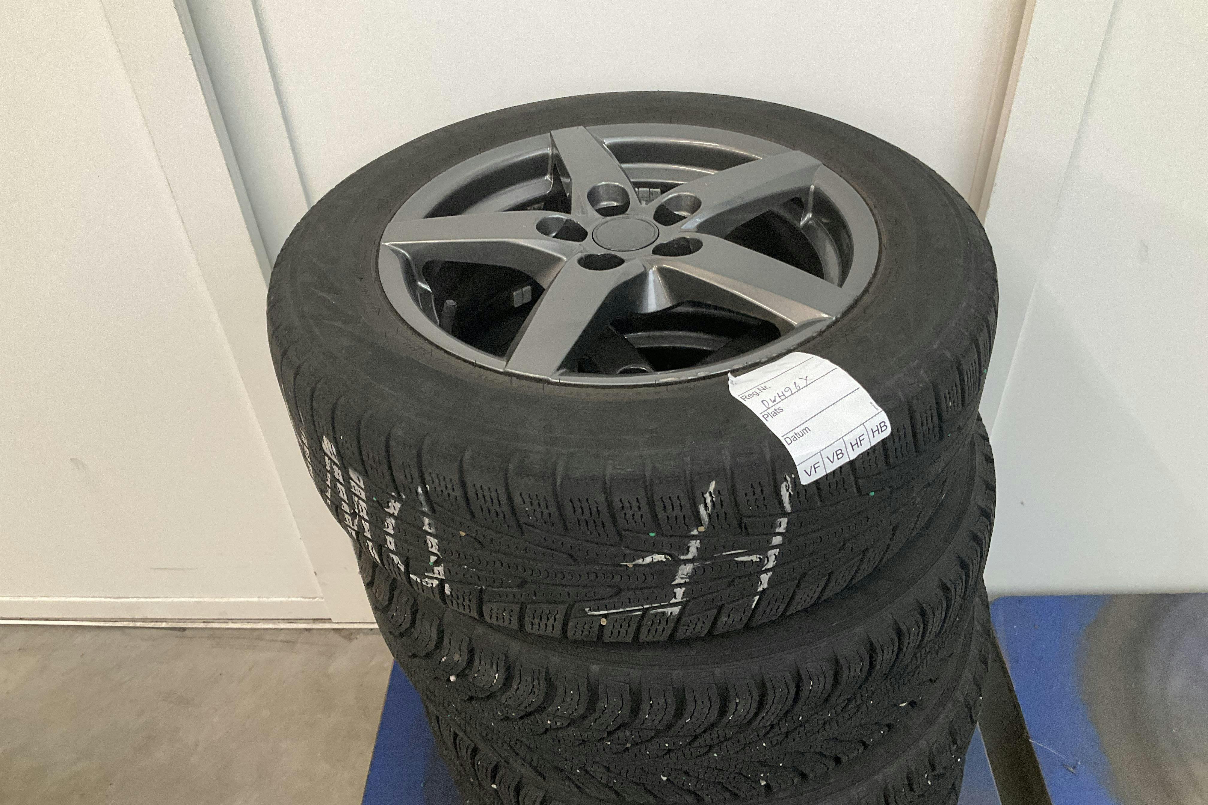 Vehicle Image 11
