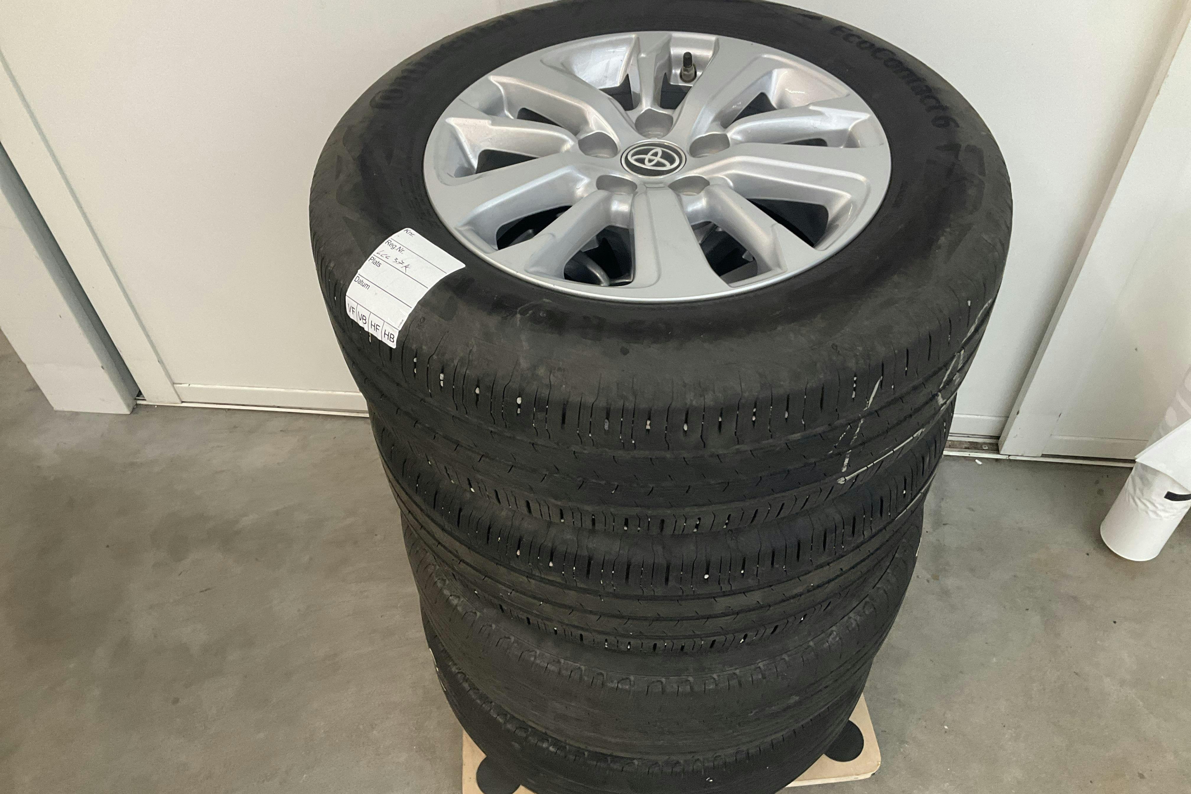 Vehicle Image 11
