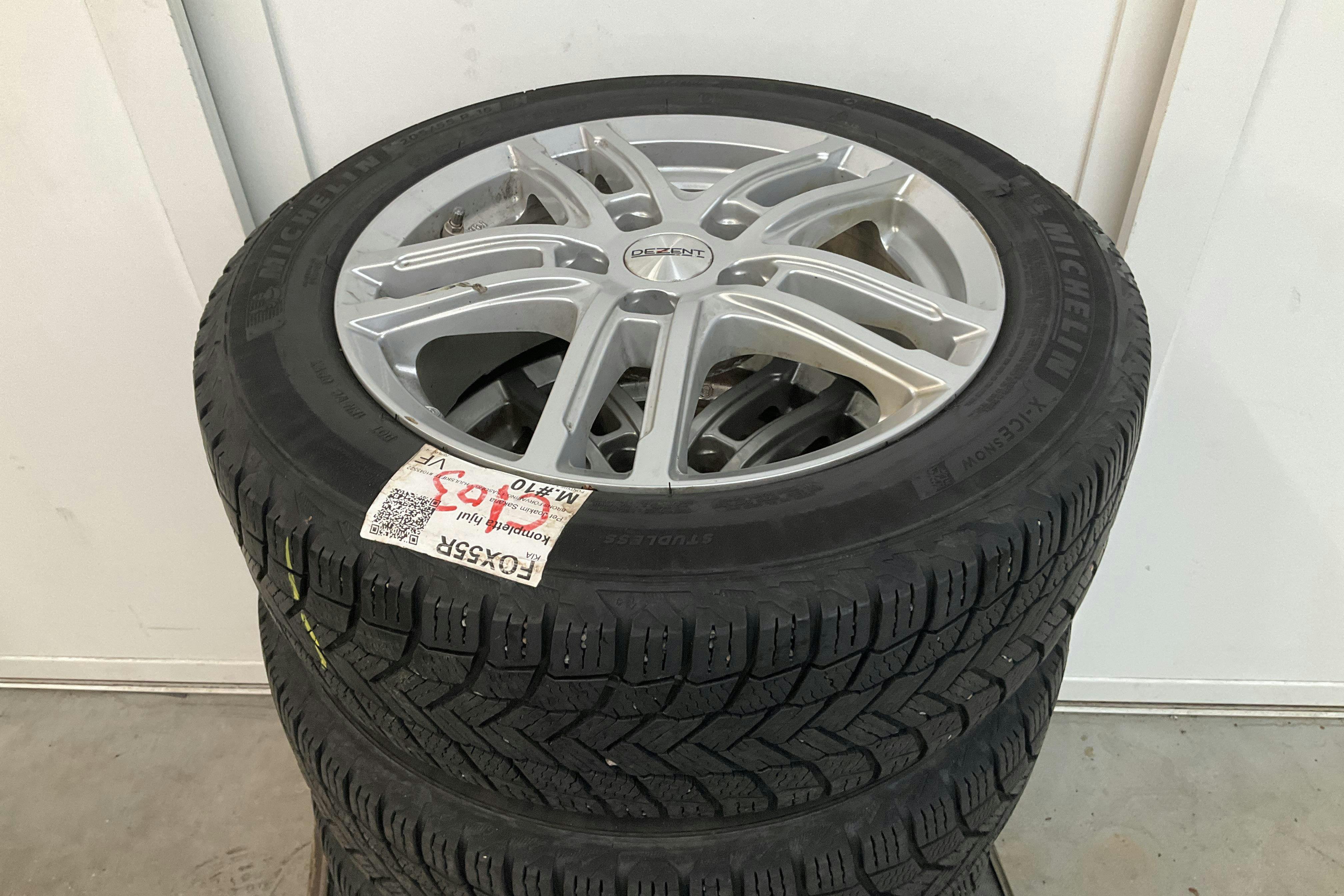 Vehicle Image 15