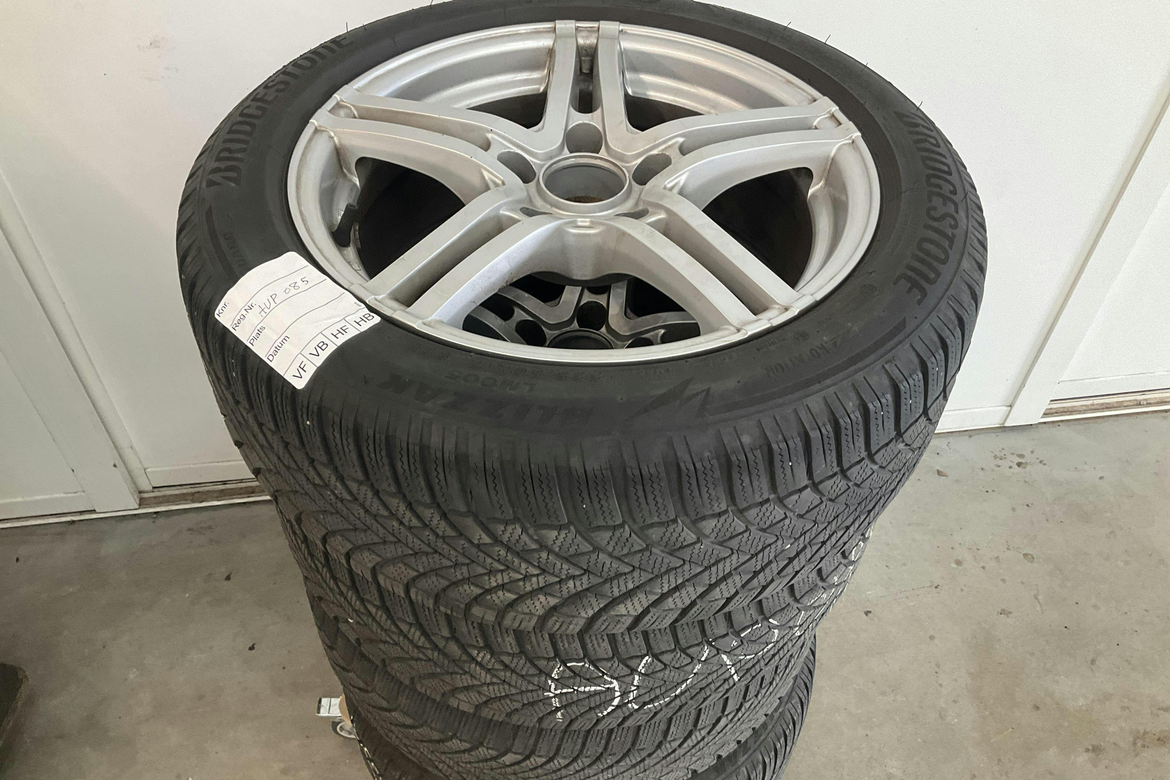 Vehicle Image 19