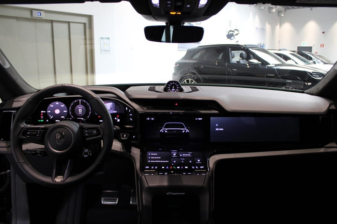 Vehicle Image 18
