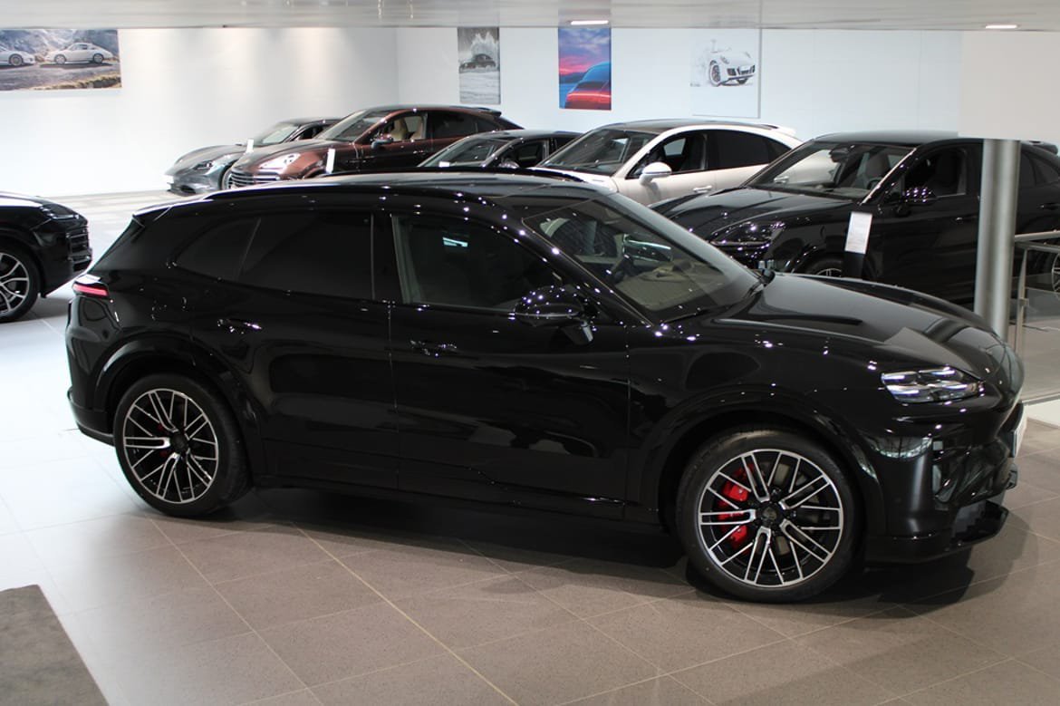 Vehicle Image 21