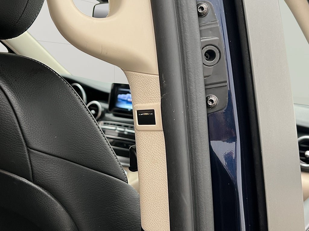 Vehicle Image 35