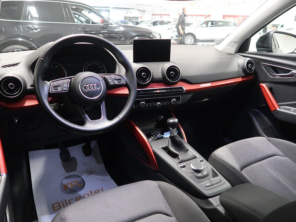 Vehicle Image 14