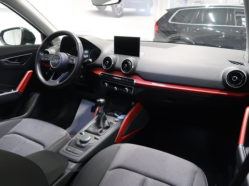 Vehicle Image 16