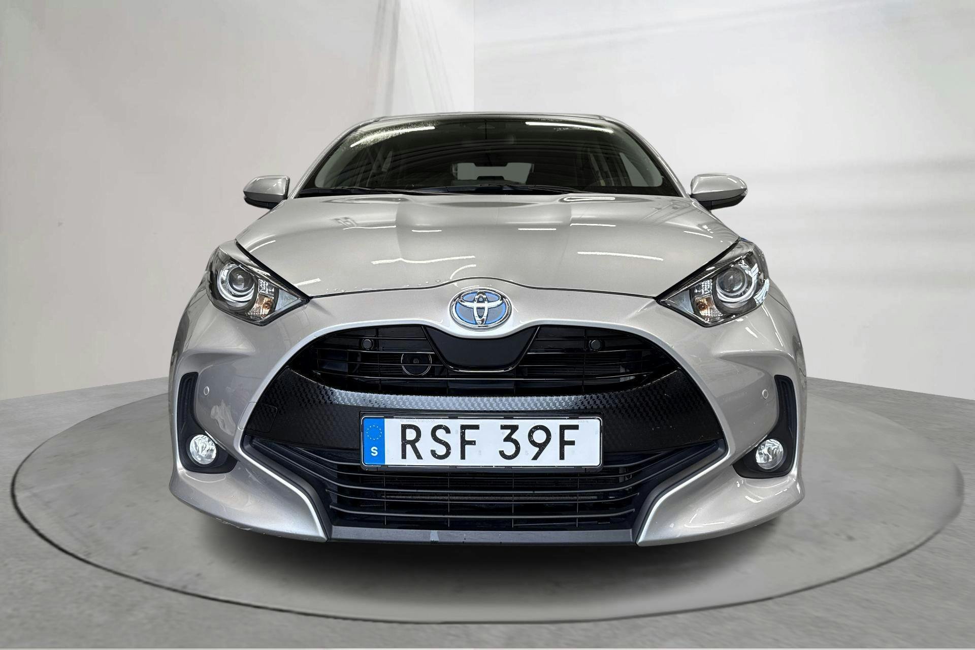 Vehicle Image 4
