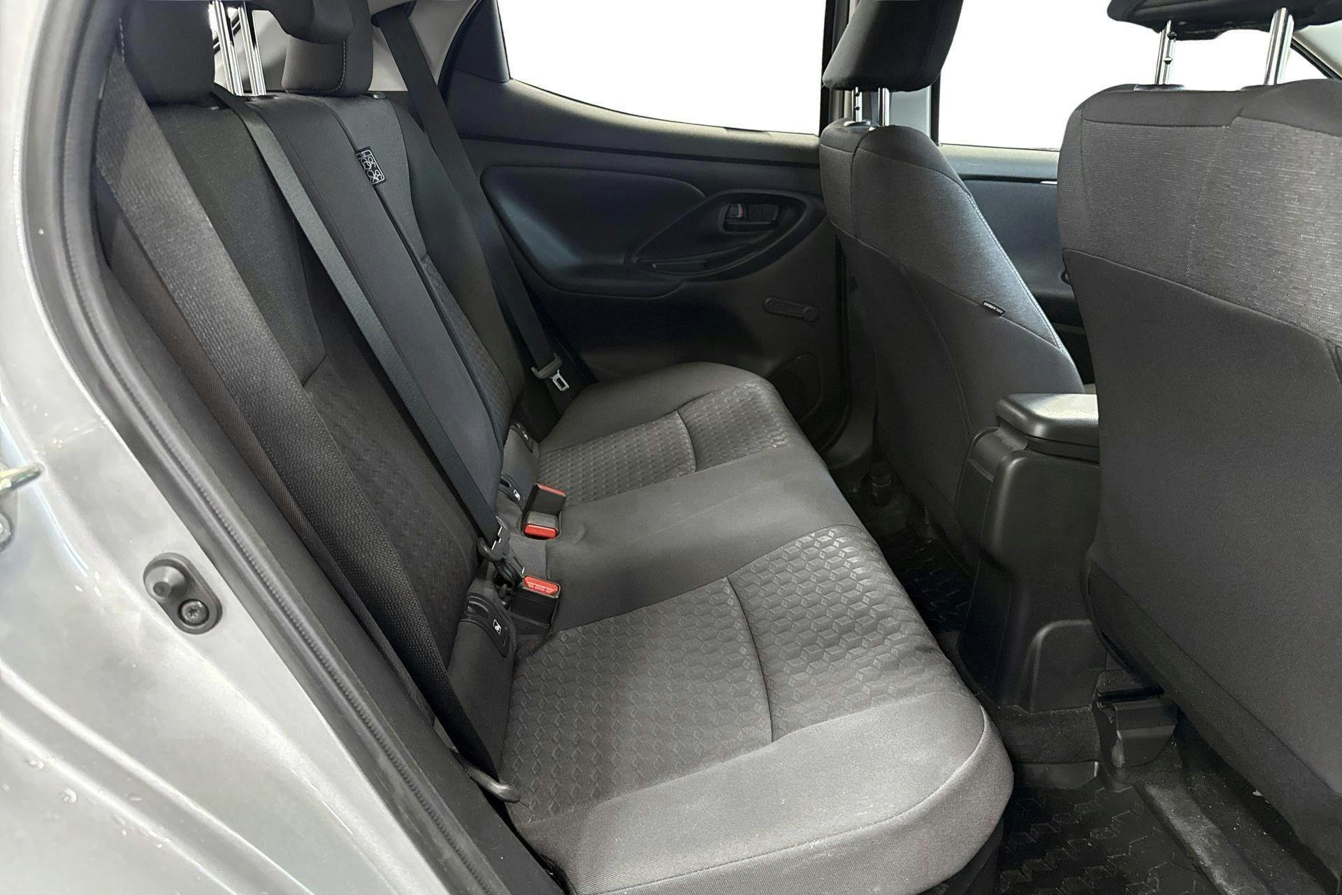 Vehicle Image 8