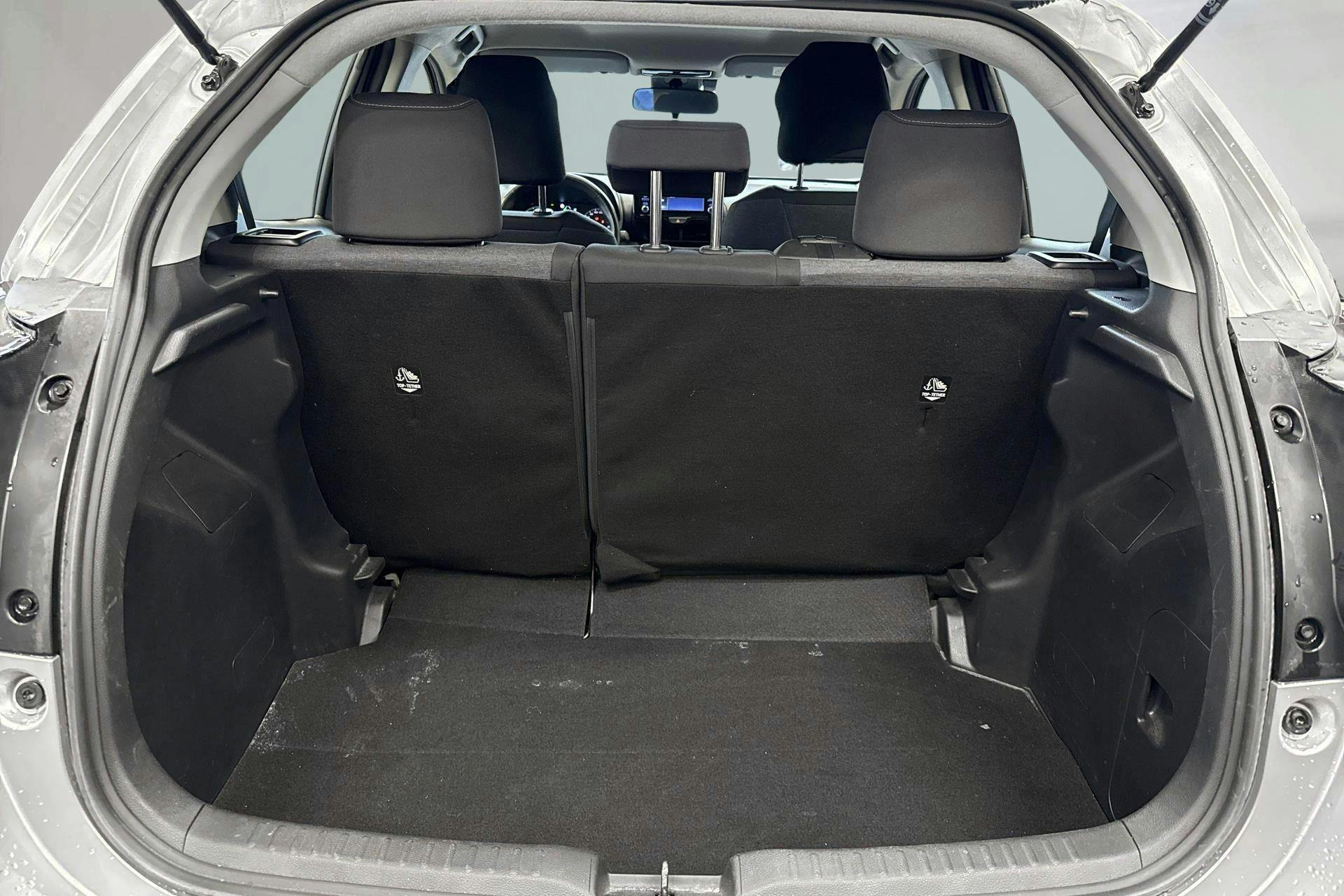 Vehicle Image 9