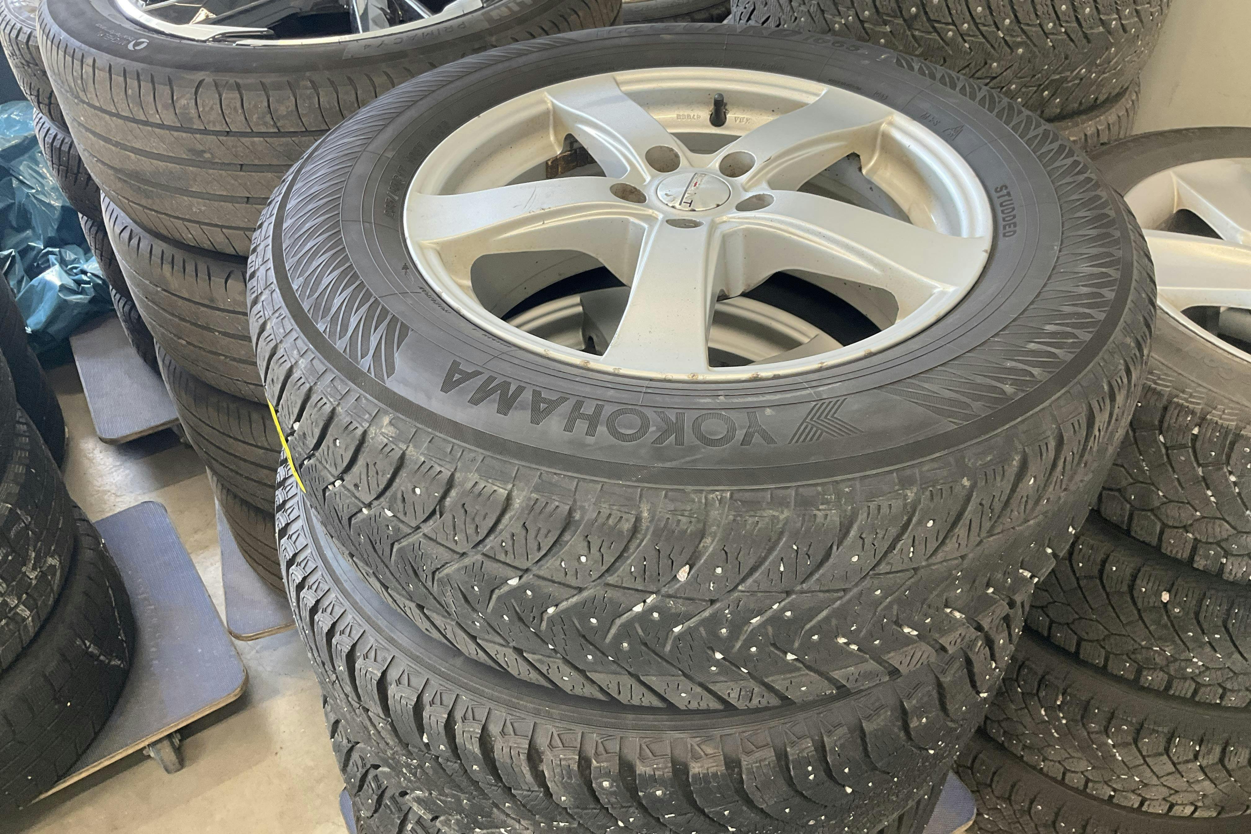 Vehicle Image 11