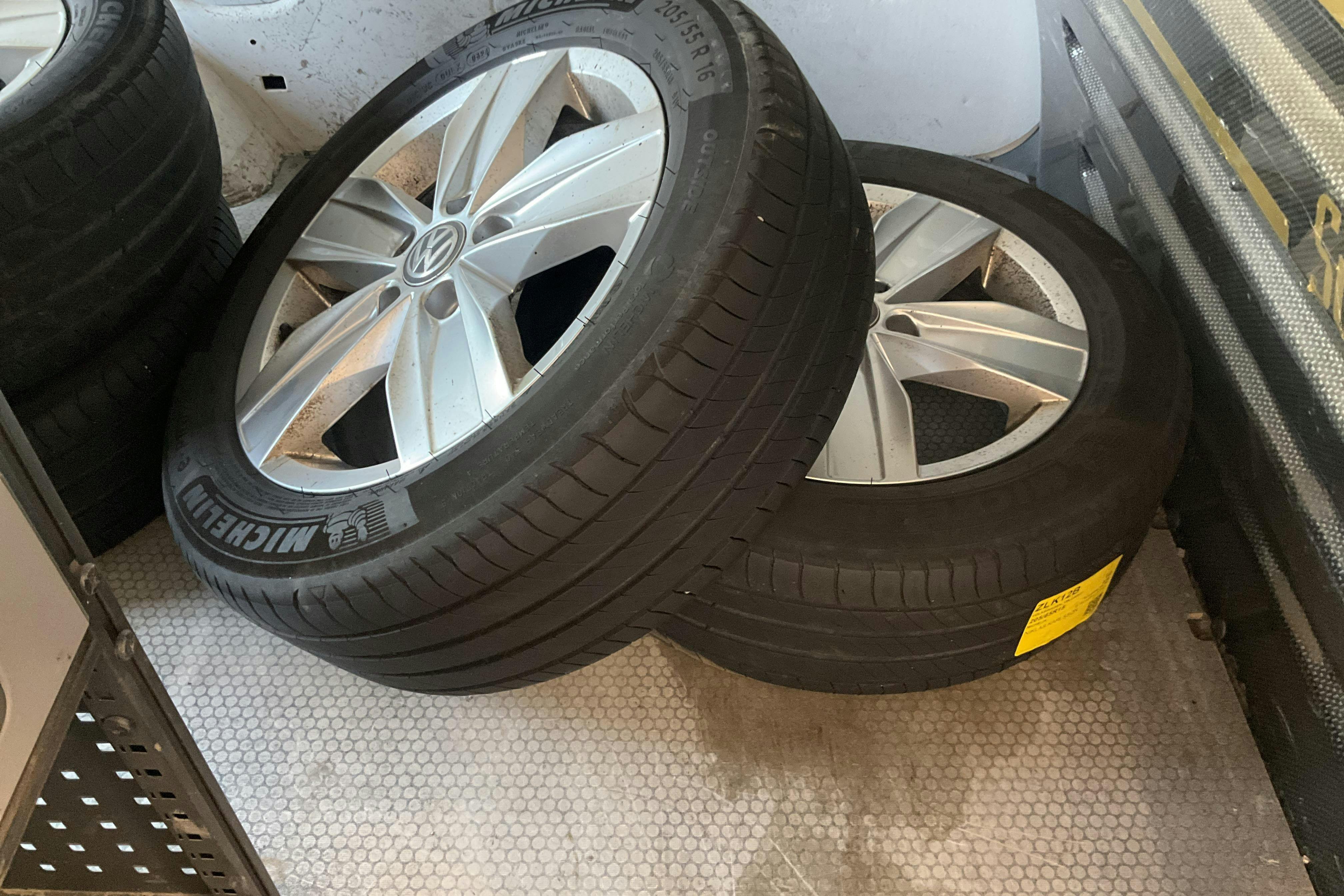 Vehicle Image 14